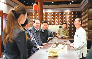 江西省长易炼红谈—— 江西中医药发展风景正好