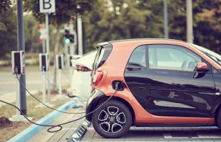  形成促进节能与新能源汽车协调发展的市场化机制——新能源汽车积分新规出台