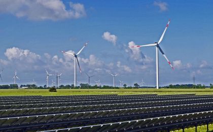 蓝皮书：预计今年我国太阳能及风电装机规模均将首次超过水电