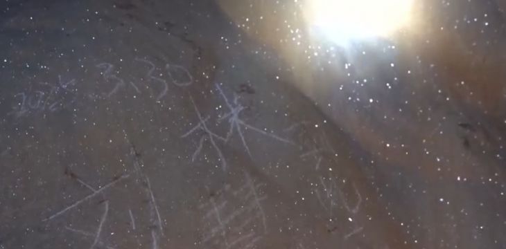 “世界第一长洞”钟乳石遭刻字 留下的可不是“美名”