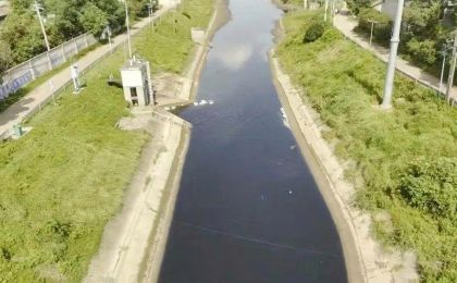 湖南益阳一地河水严重污染发黑发臭，当地：属实，正研究解决办法