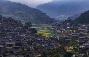 避暑游成为全国游客选择 县域游“清凉”出圈