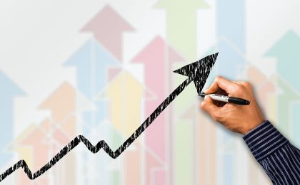 储能爆发，“宁王”一度涨超14%！两融余额连续12周增长，融资客大手笔扫货名单出炉