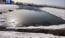 甘肃会宁县一抗旱应急水源水池发生漏水  