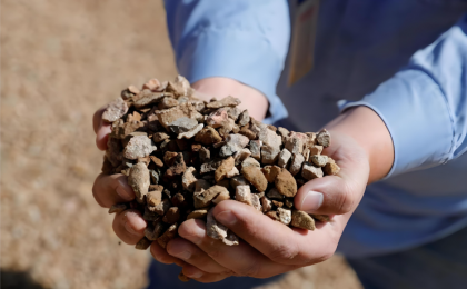 我科学家为稀土穿上“能量转换外衣”