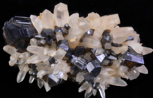 我科学家发现新矿物金秀矿  