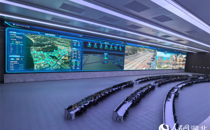 大江奔涌楚天阔 荆楚大地绿意浓    