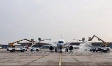 雪后飞机如何除冰？ 