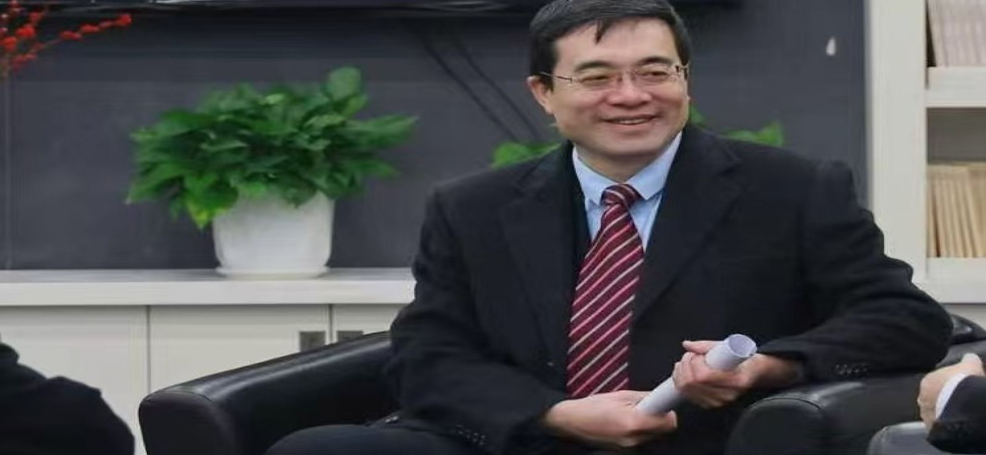 “为世界贡献全球治理的中国方案”