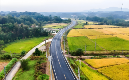 路网织密百业兴 农村公路释放共富新活力   