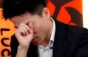 三问董宇辉：光环之下，谁来为信任买单？