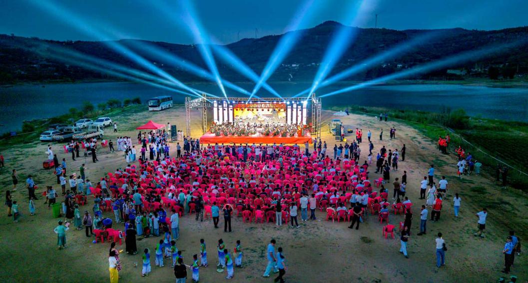 1762412720920647.jpg “珍爱和平·青春礼赞”翼云湖畔音乐.jpg