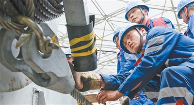 5月6日，工作人员更.jpg