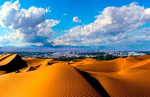 甘肃：戈壁中找寻生活的绿洲