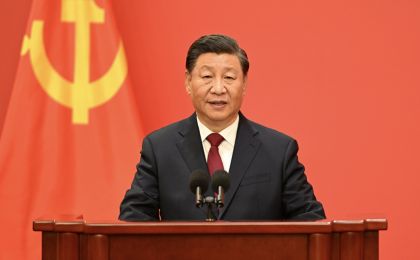 习近平等二十届中共中央政治局常委同中外记者见面