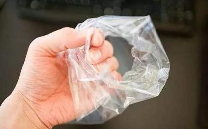 两种虫子“吃”塑料，破解白色污染有新招