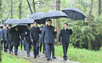 习近平在浙江考察：让公园成为人民群众共享的绿色空间
