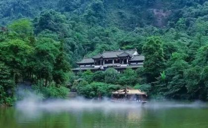 青城天下幽：人间仙境青城山