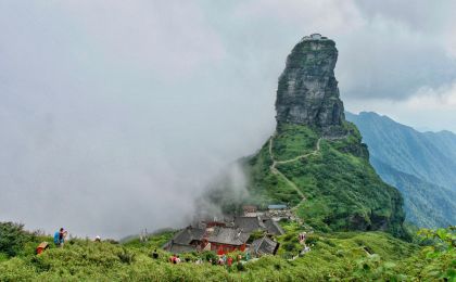 避暑旅游：山水之间觅清凉