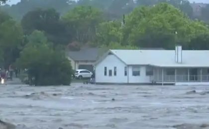 美国得州洪灾死亡人数继续上升 至少119人死亡