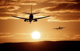 《中国民航碳排放报告2024》发布 航空碳减排年度回顾与展望