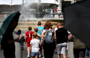 英专家：夏季变热或令欧洲用电高峰由冬转夏，今夏热浪“巨大冲击”欧洲能源系统