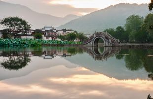 暑期旅游火热收官
