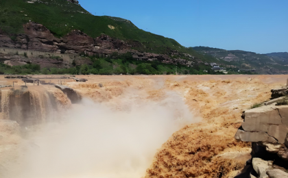 “守着越来越美的黄河，富起来了”    