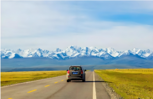 自驾游活力迸发 “车轮经济”链动产业新图景  
