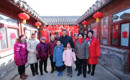 习近平总书记和我们在一起  