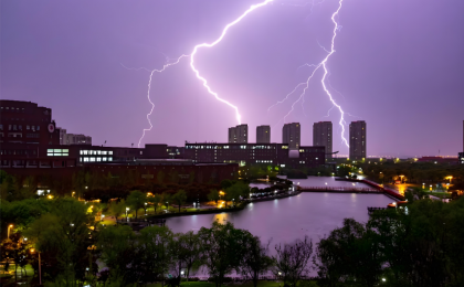 北方较大范围沙尘来袭 