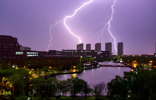 北方较大范围沙尘来袭 