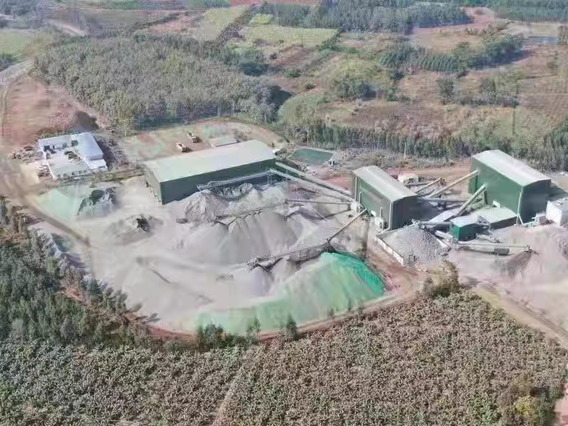 砂石加工厂有大量砂土未覆盖