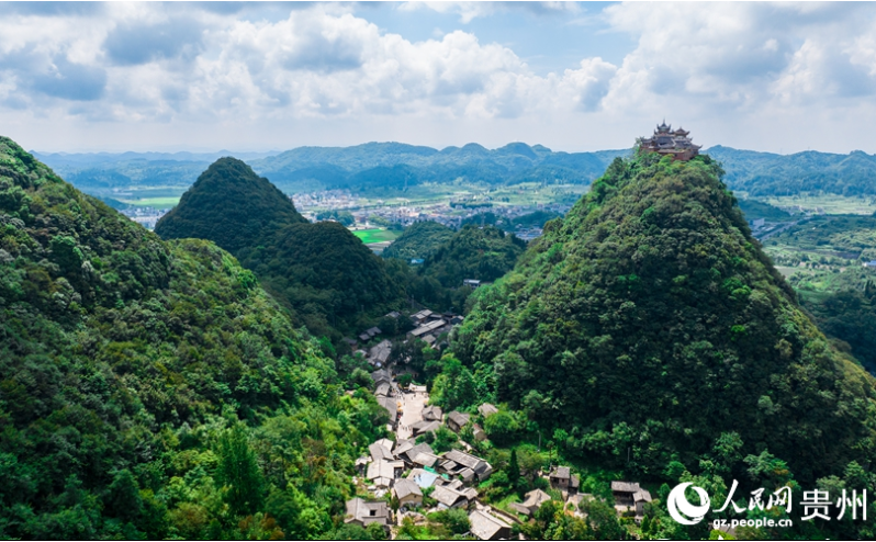 1763353758531905.png 航拍云峰屯堡。.png