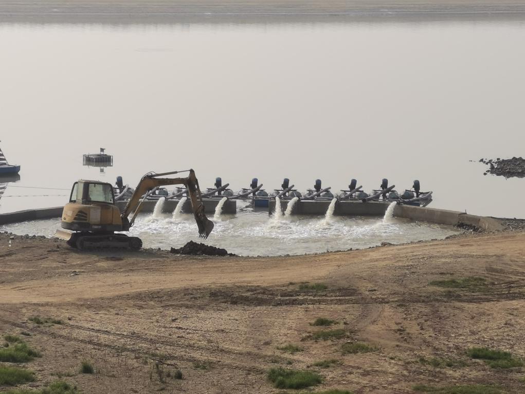 1765790762704514.jpg 在江西省都昌县的观湖水厂,抽水泵.jpg