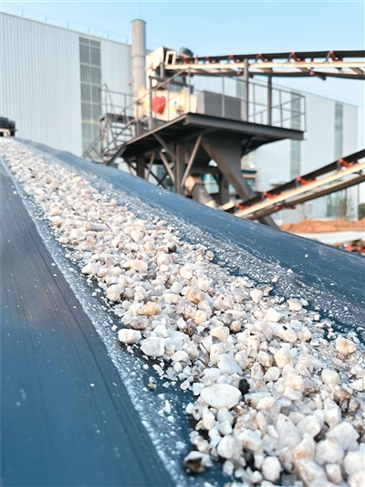 1766044186458790.jpg 高纯石英中试线.jpg