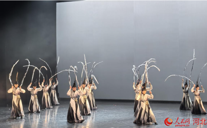 舞剧《颜真卿》演出现场。人.png